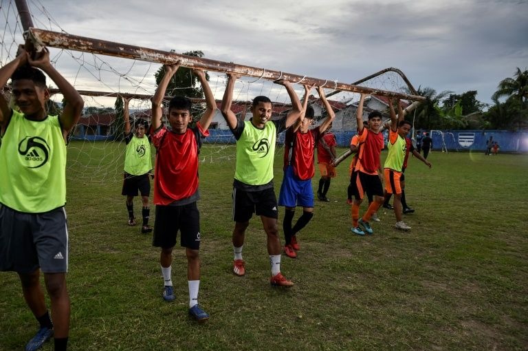Sin campeonato, los futbolistas indonesios sufren para llegar a fin de mes | Foto: AFP.