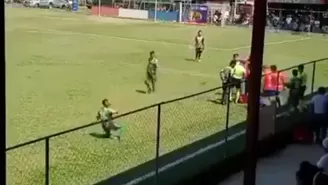 YouTube: Jugador en Guatemala simuló una agresión con una cáscara de naranja