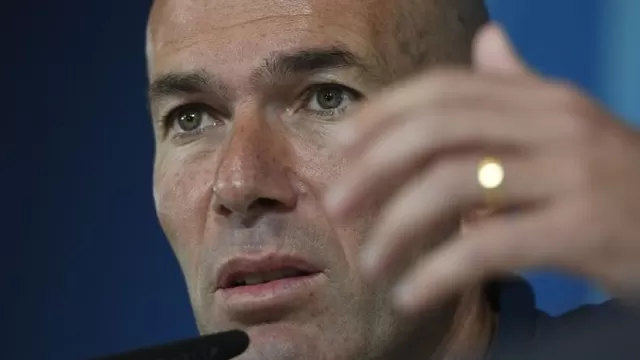 Zinedine Zidane brindó conferencia de prensa. | Foto: AFP