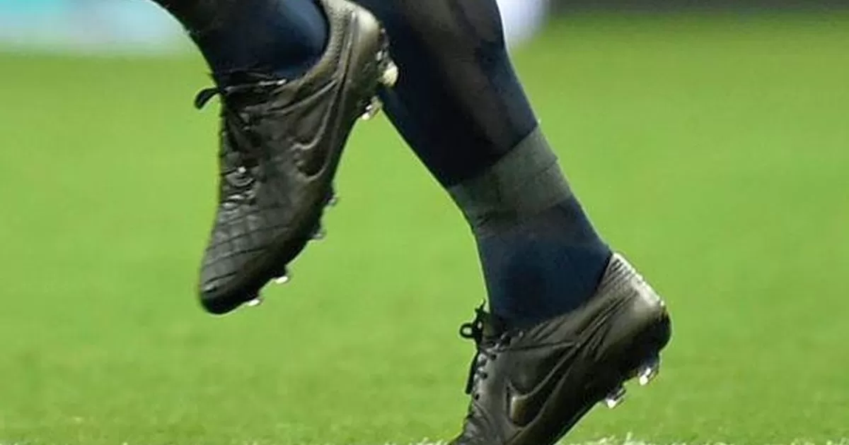 Peregrino Bloquear lanzamiento Zlatan Ibrahimovic pintó sus chimpunes de negro al no renovar con Nike |  America deportes