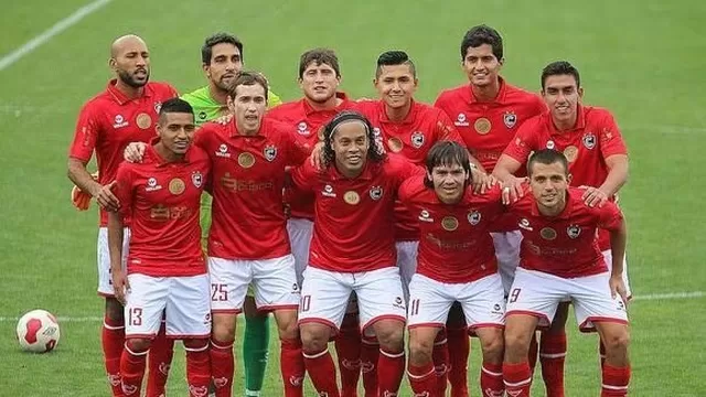 Aarón Torres y el día que jugó junto a Ronaldinho en Cienciano
