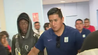 Advíncula llegó a Perú para firmar contrato con Alianza Lima
