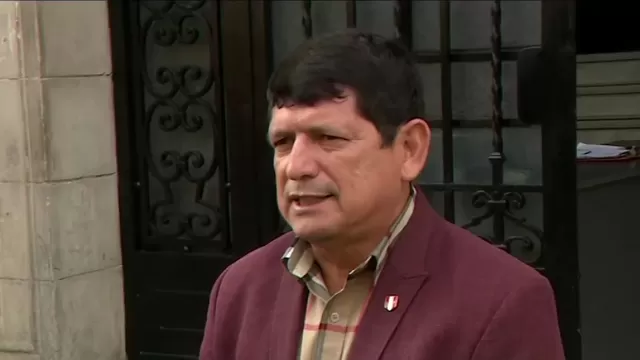 El presidente de la FPF evitó responder sobre los temas legales de los clubes y el ente rector del fútbol peruano. | Video: Canal N