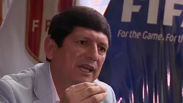 Agustín Lozano y sus sueldos como presidente de la FPF