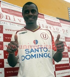 Tras sus buenas actuaciones en Universitario, Édgar Villamarín fue fichado por Alianza Lima en 2010 | Foto: Universitario
