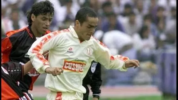 Marko Ciurlizza también dejó Universitario para fichar por Alianza Lima en 2001 