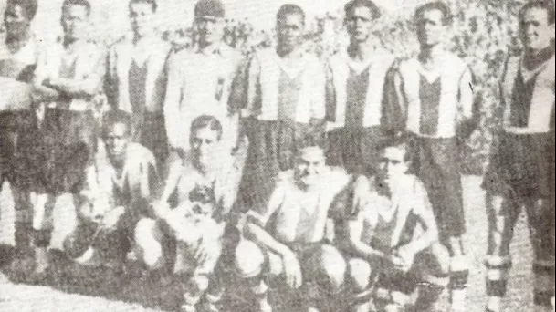 El Alianza Lima de 1935 con los cremas Lolo Fernández, Arturo Fernández, Vicente Arce, Orestes Jordán y Carlos Tovar | Foto: DeChalaca.com