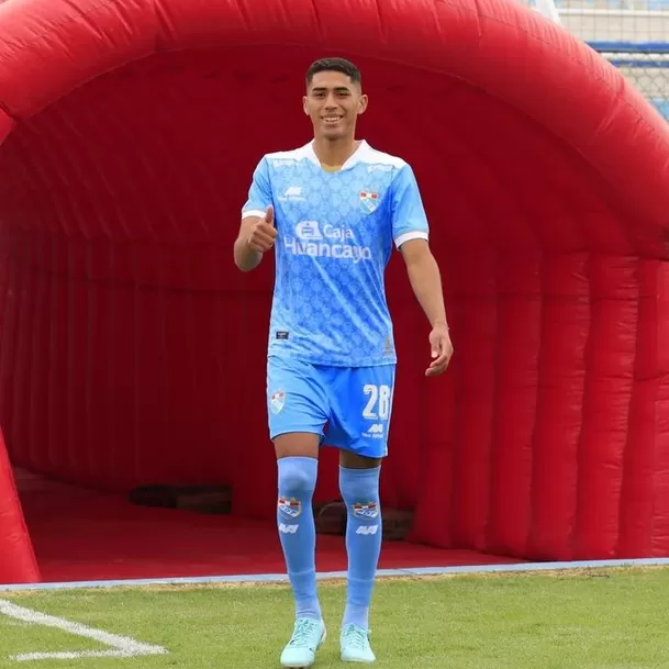 Jhair Soto, defensor central de 23 años de ADT de Tarma. Jhair Soto, defensor central de 23 años de ADT de Tarma.