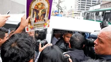 Alianza Lima llevó a bendecir la blanquimorada y la estrenará ante San Simón Alianza Lima llevó a bendecir la blanquimorada y la estrenará ante San Simón