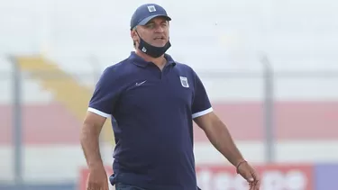 El DT de Alianza Lima fue elegido el mejor técnico del 2021. | Foto: Liga 1