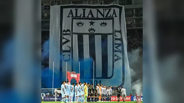 Alianza Lima desplegó impresionante tifo ante Sporting Cristal