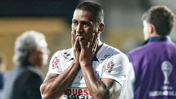 Pedro Aquino estaría involucrado en indisciplina en Alianza Lima