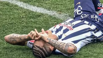 Los fanáticos de Alianza Lima arremetieron contra los dirigentes y futbolistas. | Video: Fútbol en América.