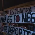 Alianza Lima: Hinchas blanquiazules realizaron protesta en la Videna