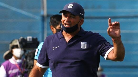 Alianza Lima: "Es más fácil viajar a París que a Juliaca", aseguró Bustos
