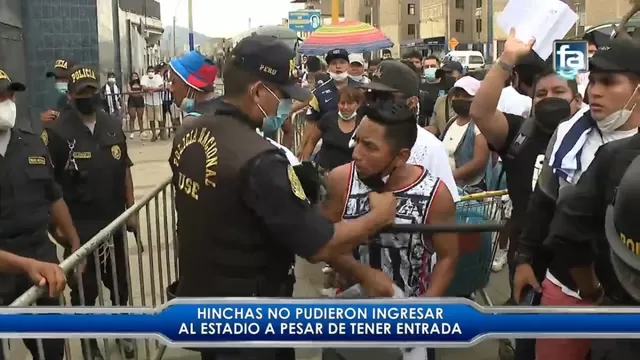 Alianza Lima: Policía golpeó a hincha que se quedó fuera de Matute pese a tener entrada