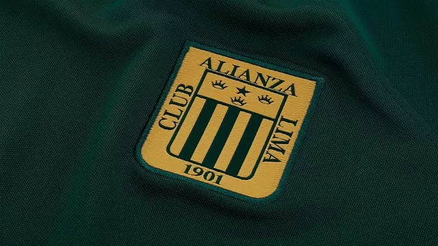 Alianza Lima presentó su camiseta alterna para la temporada 2024