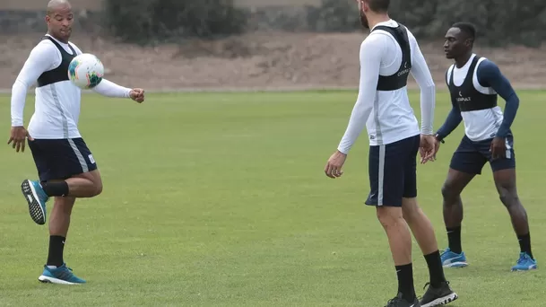 Quijada y un juego recreativo junto a Rodríguez y Zúñiga | Foto: Alianza Lima