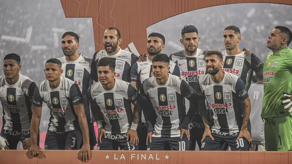 Alianza Lima llegará a la temporada 2024 tras caer en la final ante Universitario. | Foto: Liga 1
