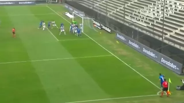 Roger Torres estuvo cerca de poner el empate. | Video: Gol Perú