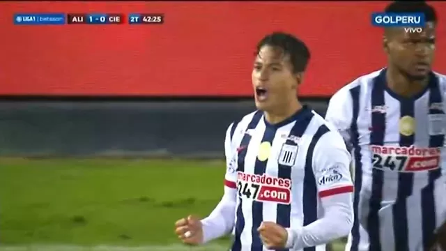 El &#39;Chaval&#39; apareció desde el banco de suplentes para anotar el 1-0 para Alianza Lima. | Video: GOL Perú.