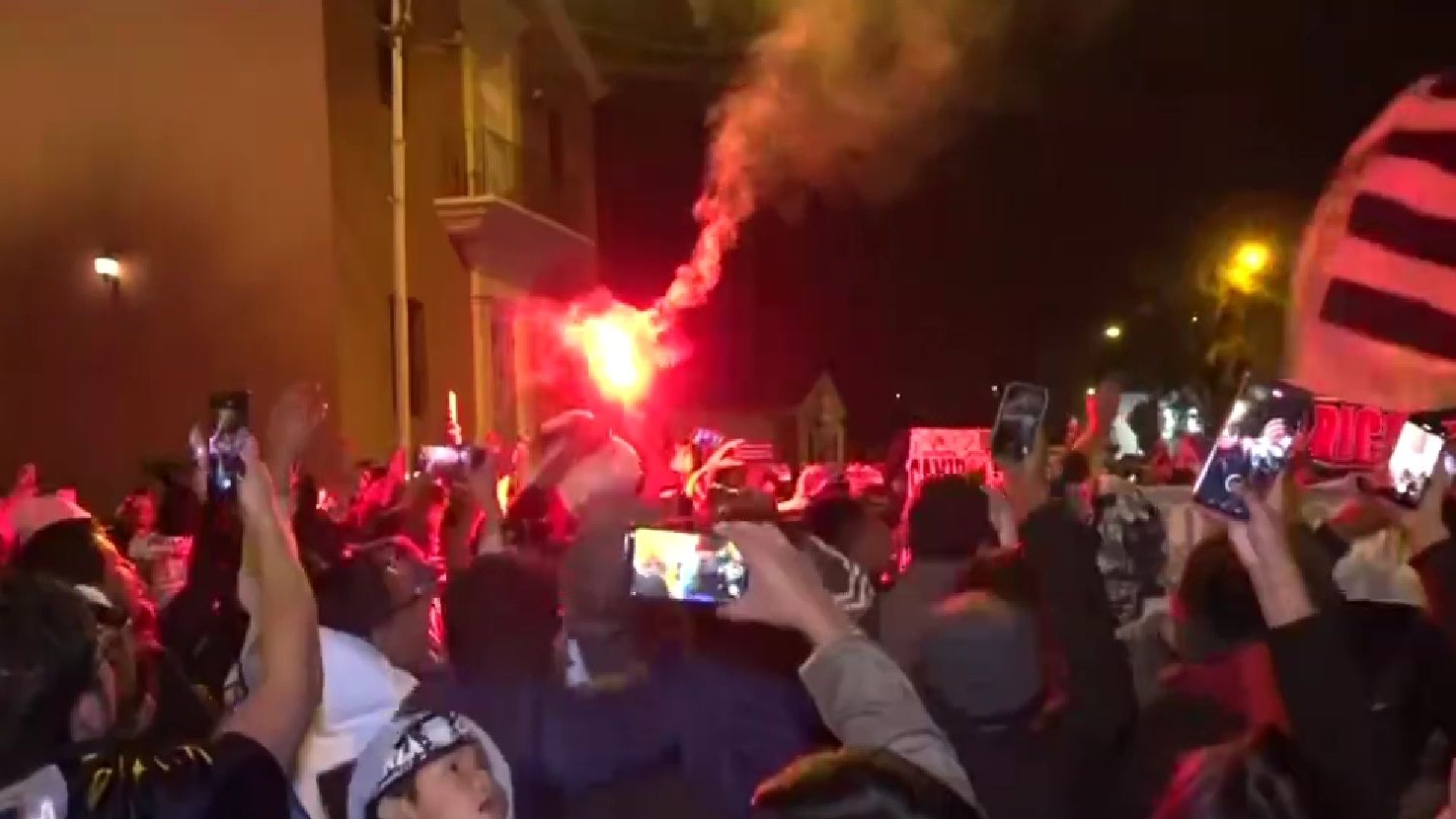 Alianza Lima vs. Melgar: Hinchas blanquiazules realizaron banderazo en Arequipa