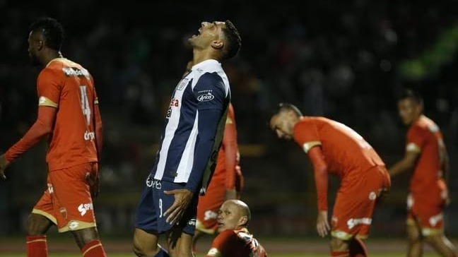 Los íntimos se quedaron con 12 puntos en la tabla de posiciones del Torneo Apertura tras su caída en la 'Incontrastable'. | Video: Liga 1 Max.