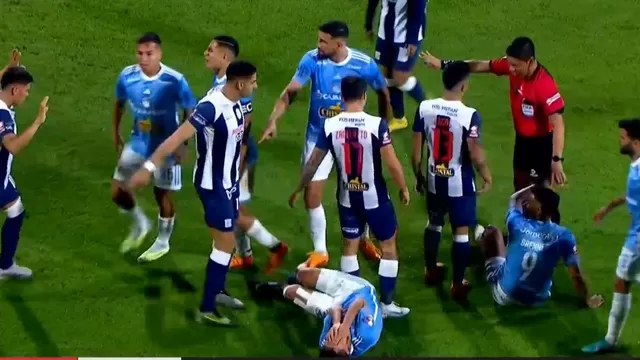 Jesús Castillo y la polémica acción que pudo sacarlo del partido. / Video: Liga 1