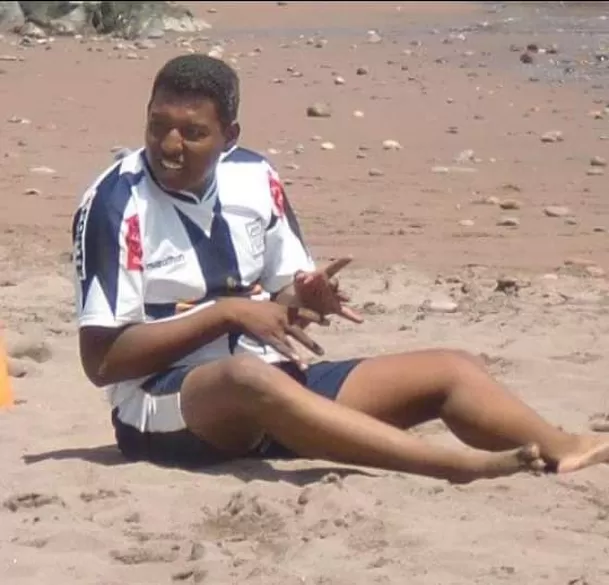 Edwin Ordóñez con camiseta de Alianza Lima. 