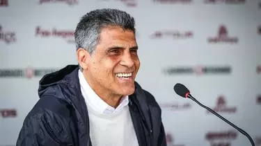 El director deportivo de Universitario habló sobre el futuro del técnico tricampeón y dejó un mensaje. 