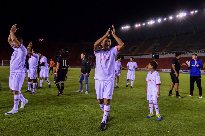 Ysrael Z&uacute;&ntilde;iga se despidi&oacute; de las canchas en un estadio casi vac&iacute;o | Foto: Los Deportivos - Arequipa.