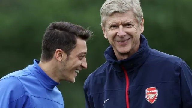Arsenal: Özil ampliará su contrato con el club si Wenger se queda 