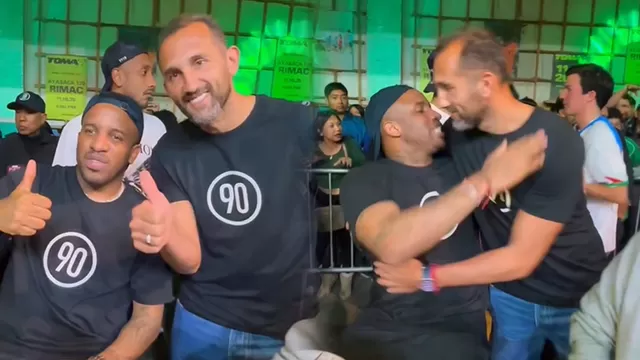 Jefferson Farfán y Hernán Barcos tuvieron un caluroso reencuentro en un evento deportivo / Captura / Fanáticos del Fútbol