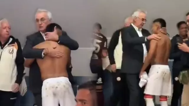 Jorge Fossati y Raúl Ruidíaz se dieron emotivo abrazo luego del partido en Trujillo / Captura / Toca y Pasa