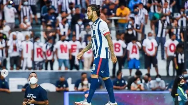 El delantero dejó Alianza Lima y este 2022 volverá a jugar en la César Vallejo. | Foto: Twitter.