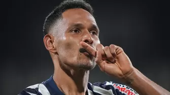 Renzo Garcés no entrenó por precaución en Alianza Lima de cara al duelo de este lunes en Matute. | AD