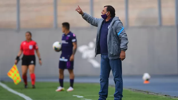 Carlos Bustos está dolido por la caída de Alianza Lima frente a Cristal
