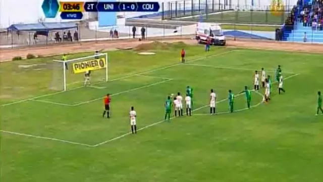 Carlos Pérez falló penal ante Universitario 'picando' el balón