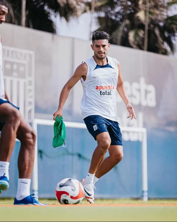 Carlos Zambrano entrena a la par de sus compañeros. | Foto: @ClubALoficial