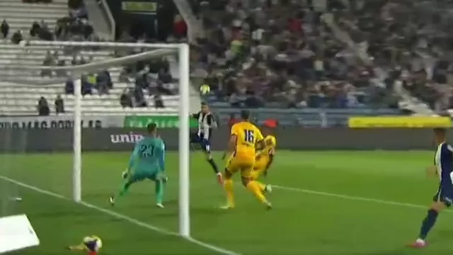 Pablo Ceppelini por poco convierte el primero de Alianza Lima ante Comerciantes Unidos por la Liga 1 / L1 MAX