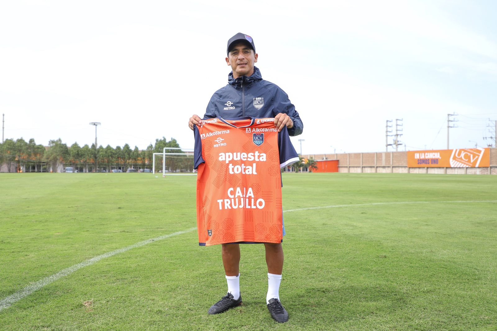 Guillermo Salas es el nuevo entrenador del club César Vallejo. | Foto: @clubucv