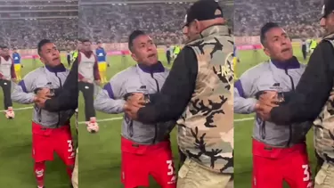 Christian Cueva buscaba a alguien de la tribuna de occidente del Estadio Monumental. | Video: Fútbol en América