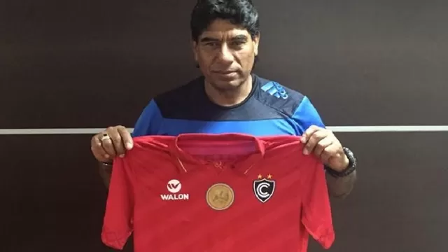 Cienciano anunció la contratación del técnico Fredy García
