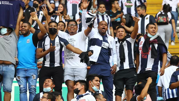 COVID-19 Perú: Ministro de Salud descartó retorno del público a los estadios