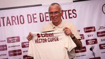 Cúper dejó potente mensaje al plantel en presentación en la 'U'