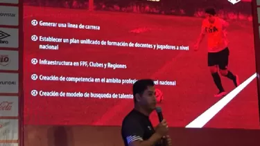 Ahmed explicando el proyecto &amp;#039;Plan Centenario 2022&amp;#039;