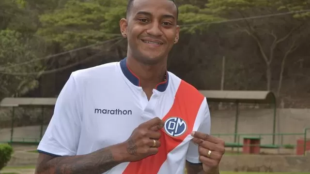 Deportivo Municipal presentó al delantero colombiano Danny Santoya