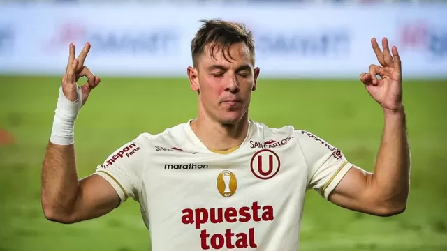 El todavía delantero de Universitario prácticamente se despidió en las celebraciones por el tricampeonato. 