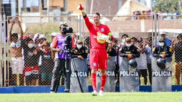 Diego Penny salvó su portería a los 90+4&#39;. | Foto: Instagram/Video: Gol Perú