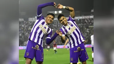 Una amistad que se demostraba en la cancha, al punto que ante asistencia y anotación no dejaban de hacer la llamada &#39;Fusión Blanquiazul&#39; / Foto: Alianza Lima